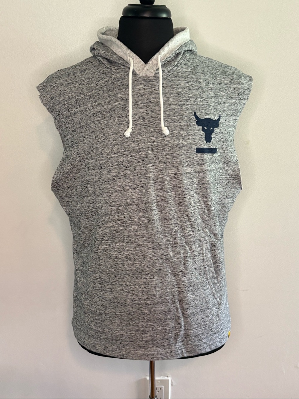 Under Armour Men’s Gray Sleeveless Hooded Pullover Hoodie Pockets Logo Size L